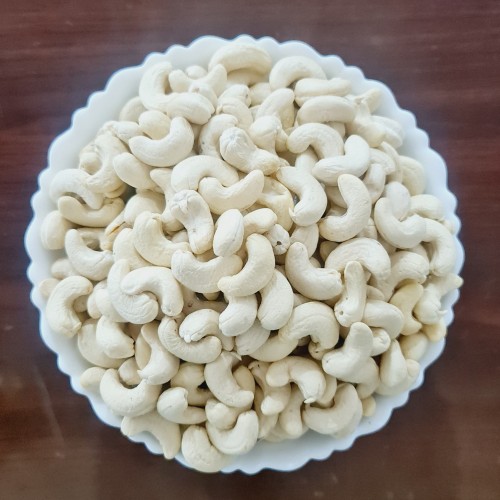 CASHEW WHOLES M W320